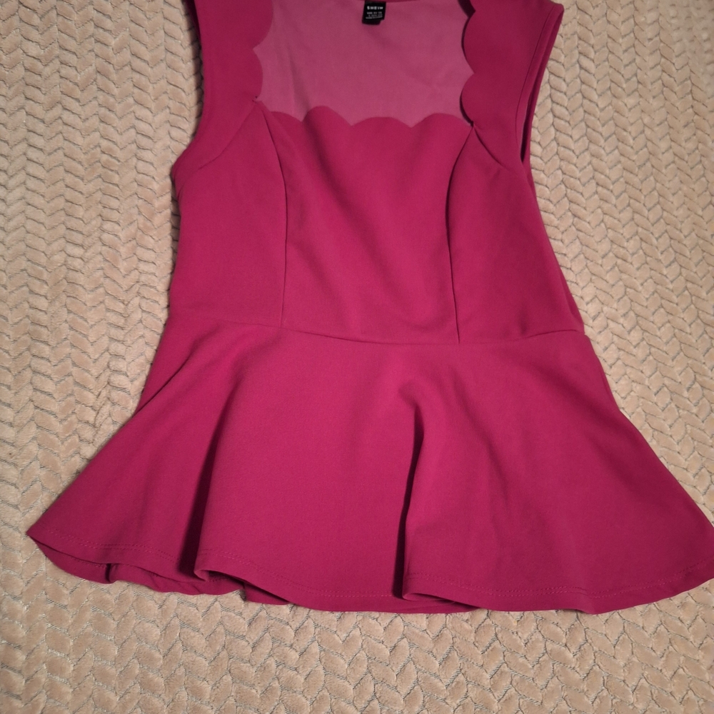 Women's Pink Scallop-Edge Peplum Top
